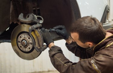 Замена тормозных колодок Пежо 2008 (подробные фото и видео)