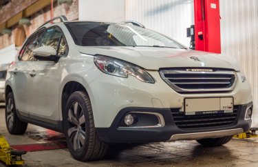 Замена тормозных колодок Пежо 2008 (подробные фото и видео)