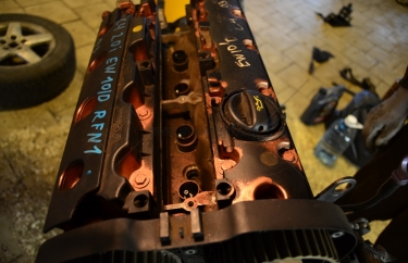 Установка свечей зажигания Пежо 407