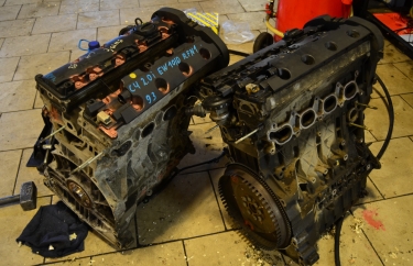 Старый и новый двигатели Пежо 407