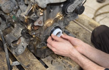 Замена тефлонового сальник коленвала Пежо 308