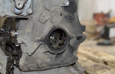 Порванная цепь ГРМ двигателя EP6