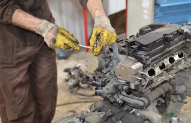 Снимаем вакуумный насос Пежо 308