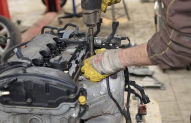 Снимаем выпускной коллектор Пежо 308 двигатель EP6