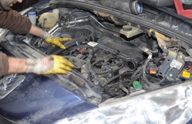 Отсоединяем двигатель EP6 от кузова Пежо 308