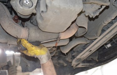 Разбираем выхлопную систему Пежо 308