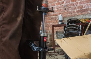 Диагностика подвески и замена амортизаторов Пежо 4007 (подробные фото и видео)