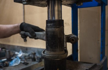 Диагностика подвески и замена амортизаторов Пежо 4007 (подробные фото и видео)