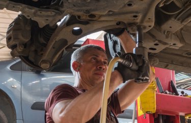 Диагностика подвески и замена амортизаторов Пежо 4007 (подробные фото и видео)