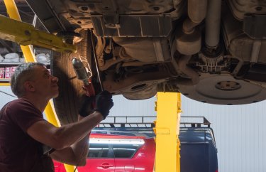 Диагностика подвески и замена амортизаторов Пежо 4007 (подробные фото и видео)