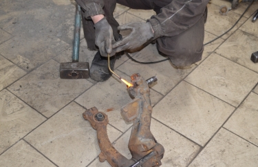 Сохраняем старые пальцы рычага Пежо 206