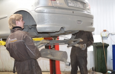 Снимаем балку Пежо 206