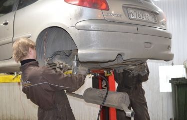 Снимаем балку Пежо 206