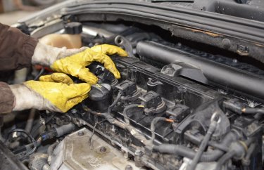 Снимаем катушки зажигания Пежо 308