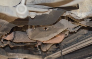 Сливаем моторное масло Пежо 308