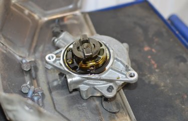 Вакуумный насос Пежо 308