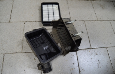 Замена воздушного фильтра Пежо 4007