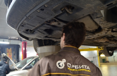 Слив масла переднего дифференциала.